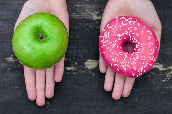 apple vs. donut